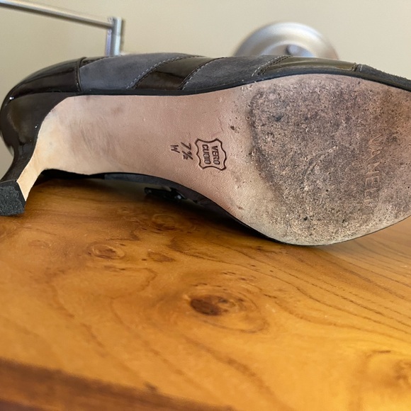 VANELi 7.5 Grey Suede Brown Patent leather ankle boots with zippers. 3” heel. - Picture 7 of 7